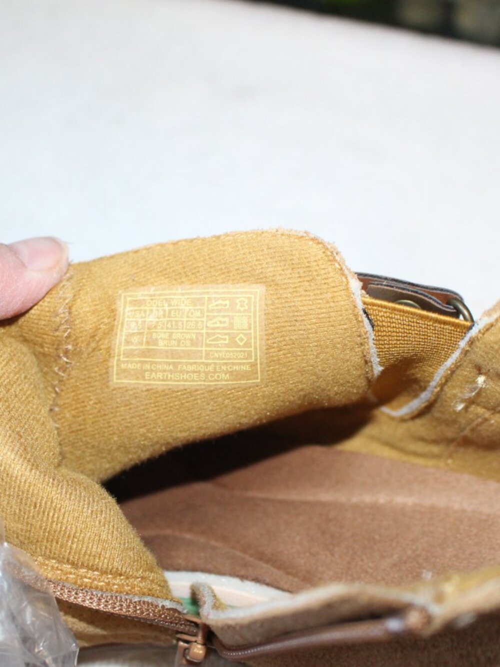 NWOT Earth Origins leather ankle boots. 9 1/2 WIDE NICE!! - Picture 3 of 11